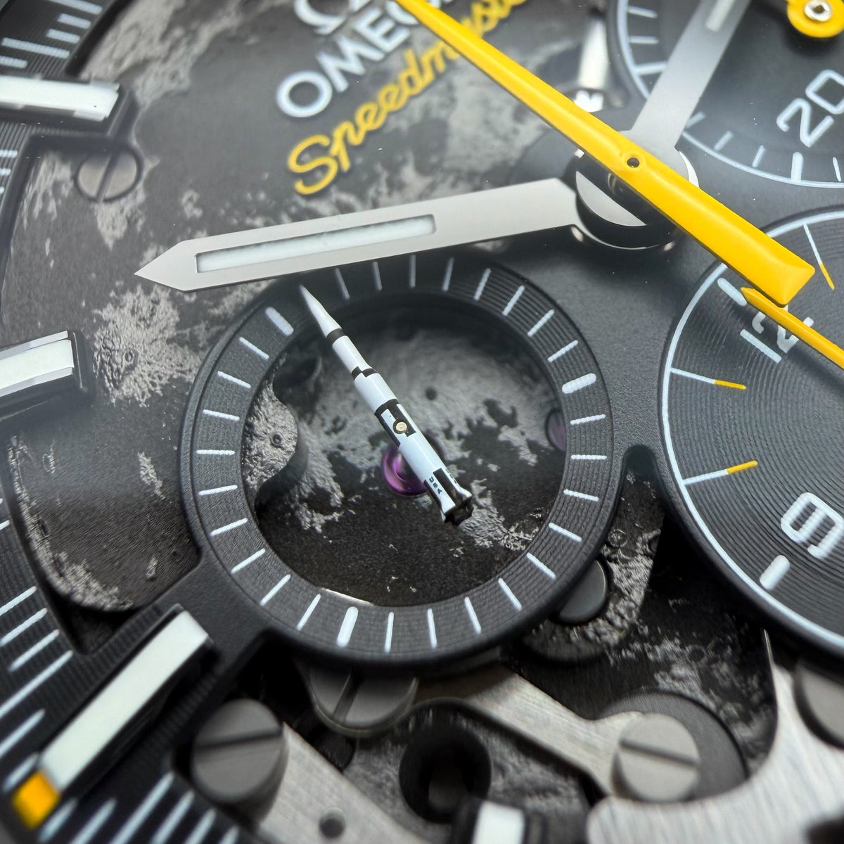 Omega Speedmaster Dark Side of the Moon Apollo 8 - 310.92.44.50.01.001