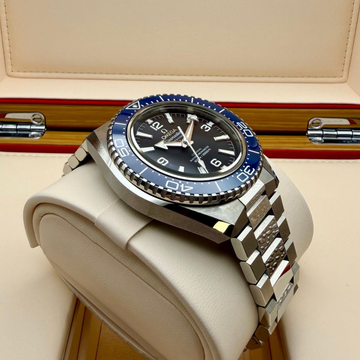 Omega Seamaster Planet Ocean 600M - 217.30.42.21.01.002