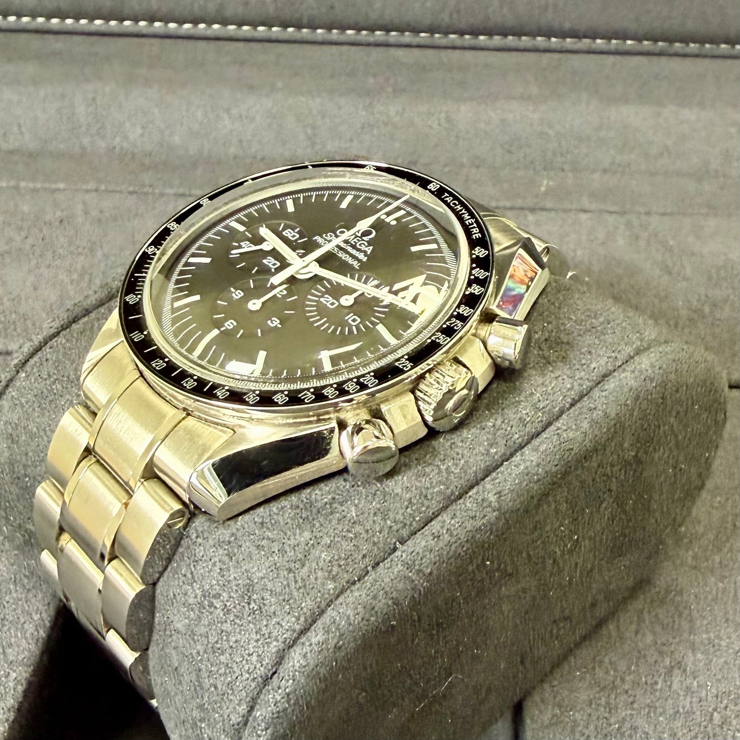 Omega Speedmaster Professional Moonwatch - 311.30.42.30.01.005