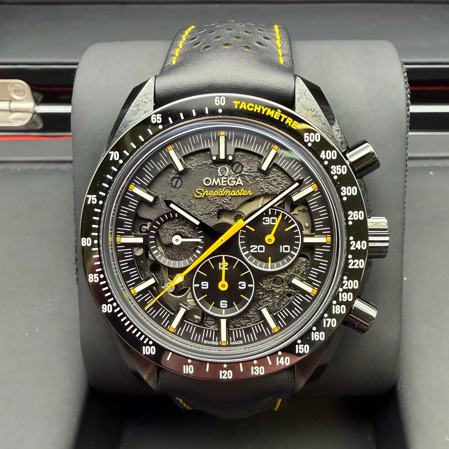 Omega Speedmaster Dark Side of the Moon „Apollo 8“ - 311.92.44.30.01.001