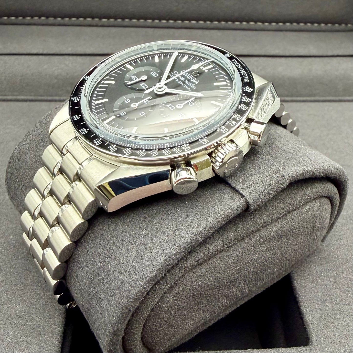 Omega Speedmaster Professional Moonwatch - 310.30.42.50.01.002