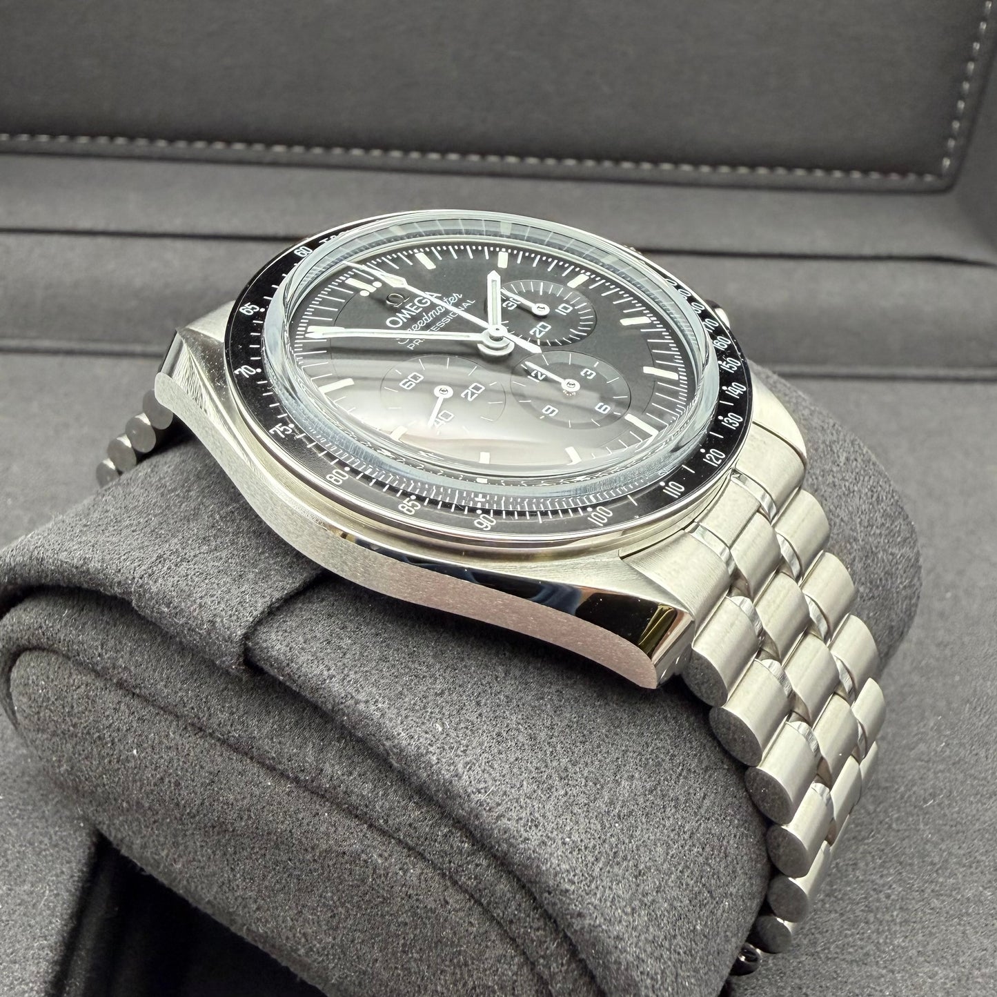 Omega Speedmaster Professional Moonwatch - 310.30.42.50.01.002