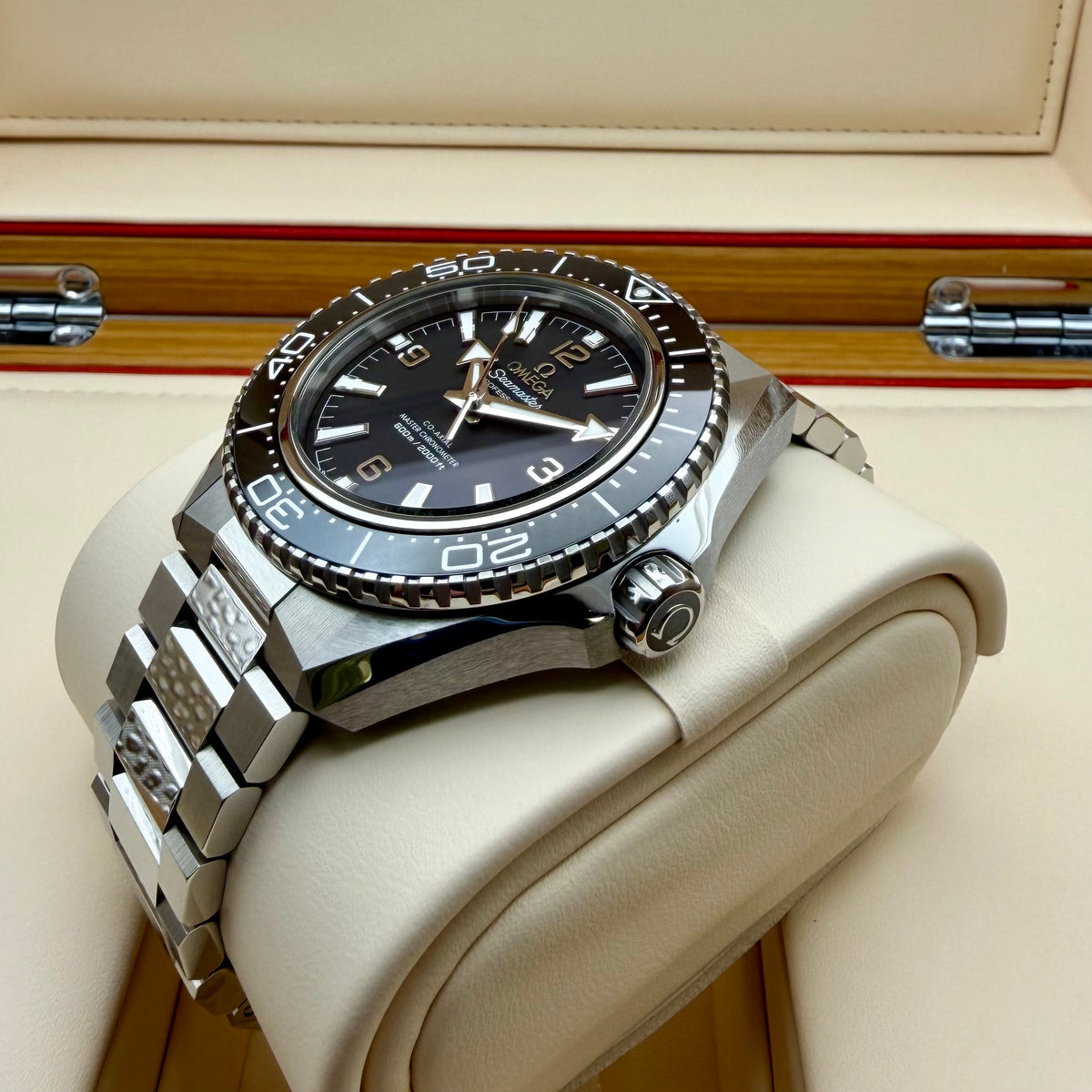 Omega Seamaster Planet Ocean 600M - 217.30.42.21.01.001
