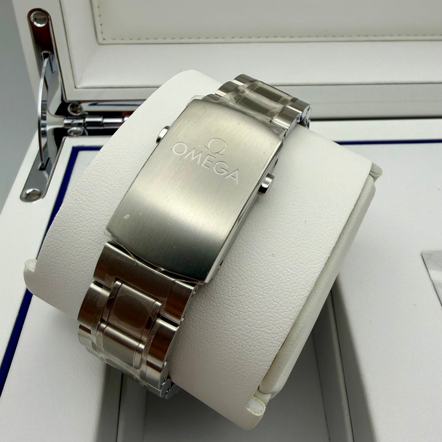 Omega Speedmaster Tokyo 2020 Limited Edition - 522.30.42.30.03.001