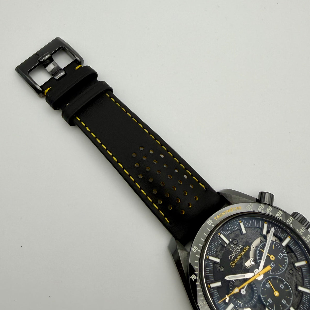 Omega Speedmaster Dark Side of the Moon Apollo 8 - 311.92.44.30.01.001
