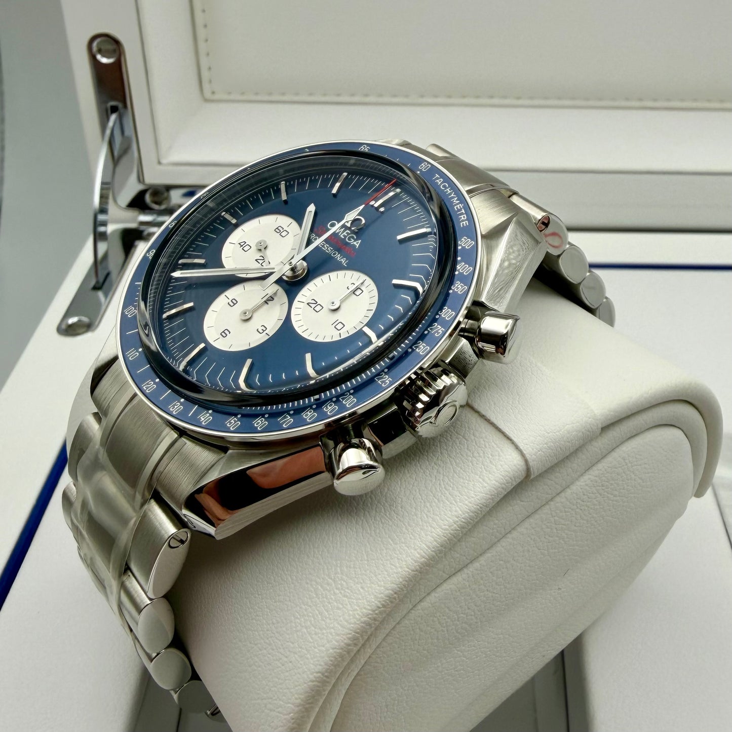 Omega Speedmaster Tokyo 2020 Limited Edition - 522.30.42.30.03.001