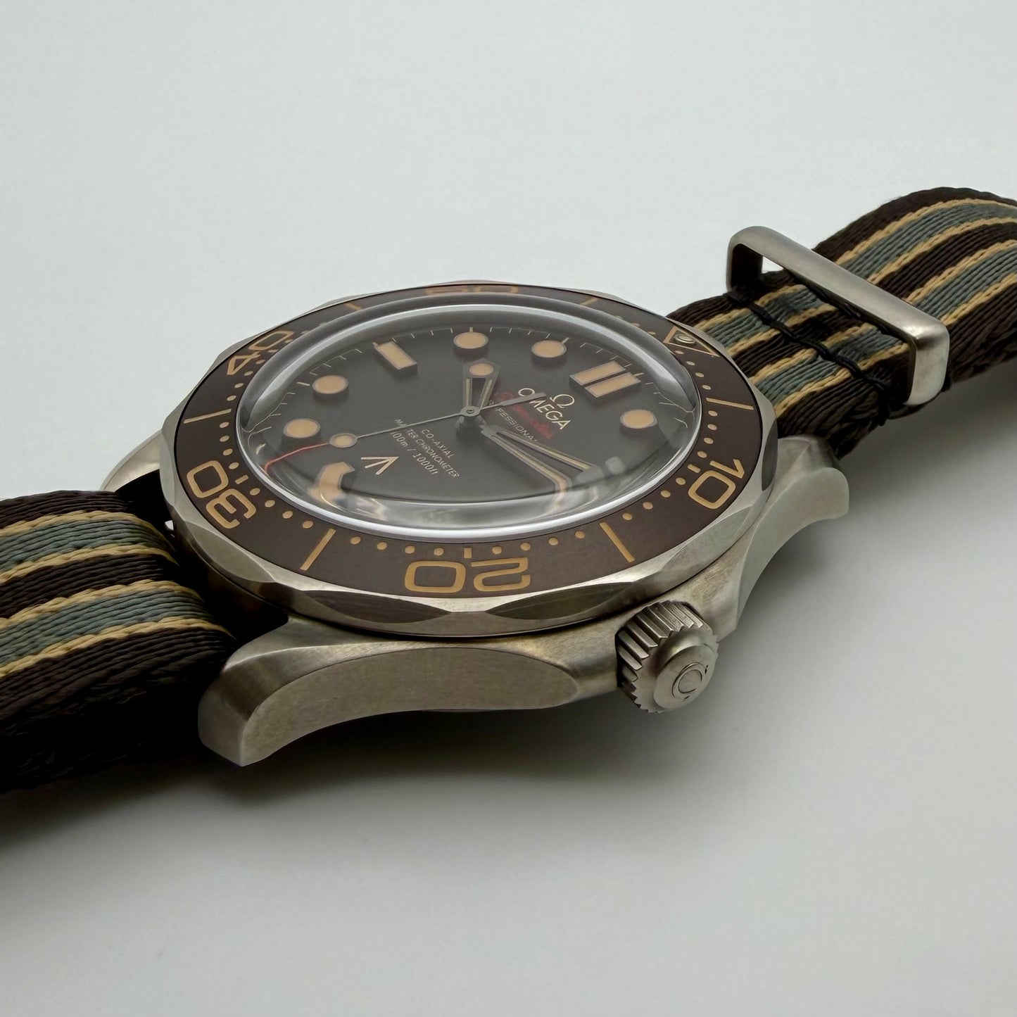 Omega Seamaster Diver 300M James Bond 007 - 210.92.42.20.01.001