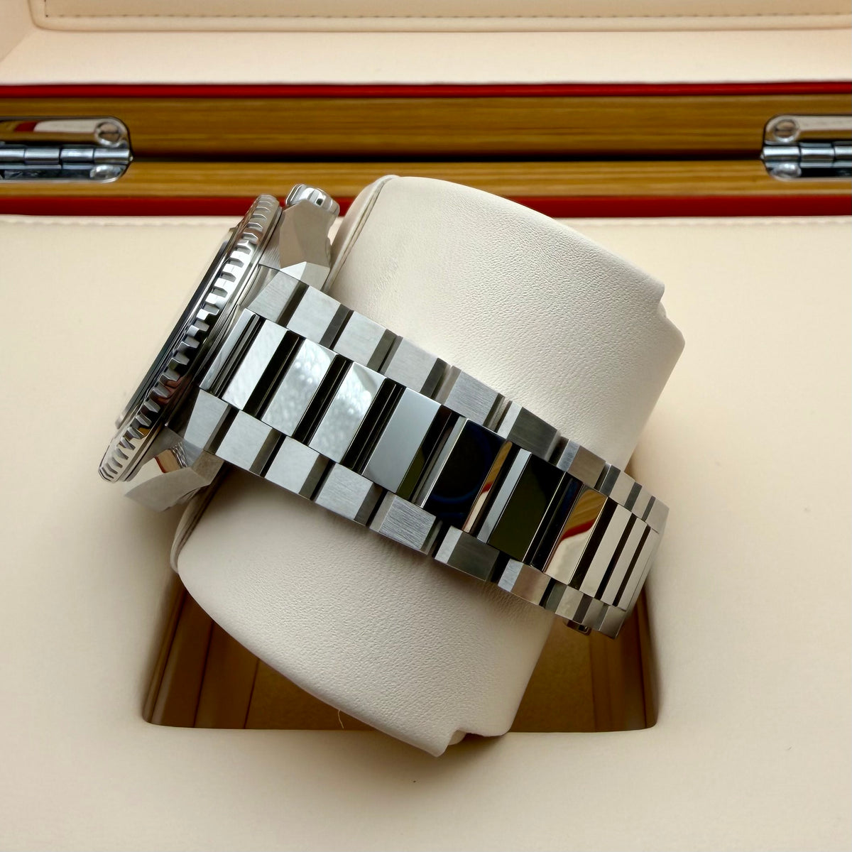 Omega Seamaster Planet Ocean 600M - 217.30.42.21.01.002