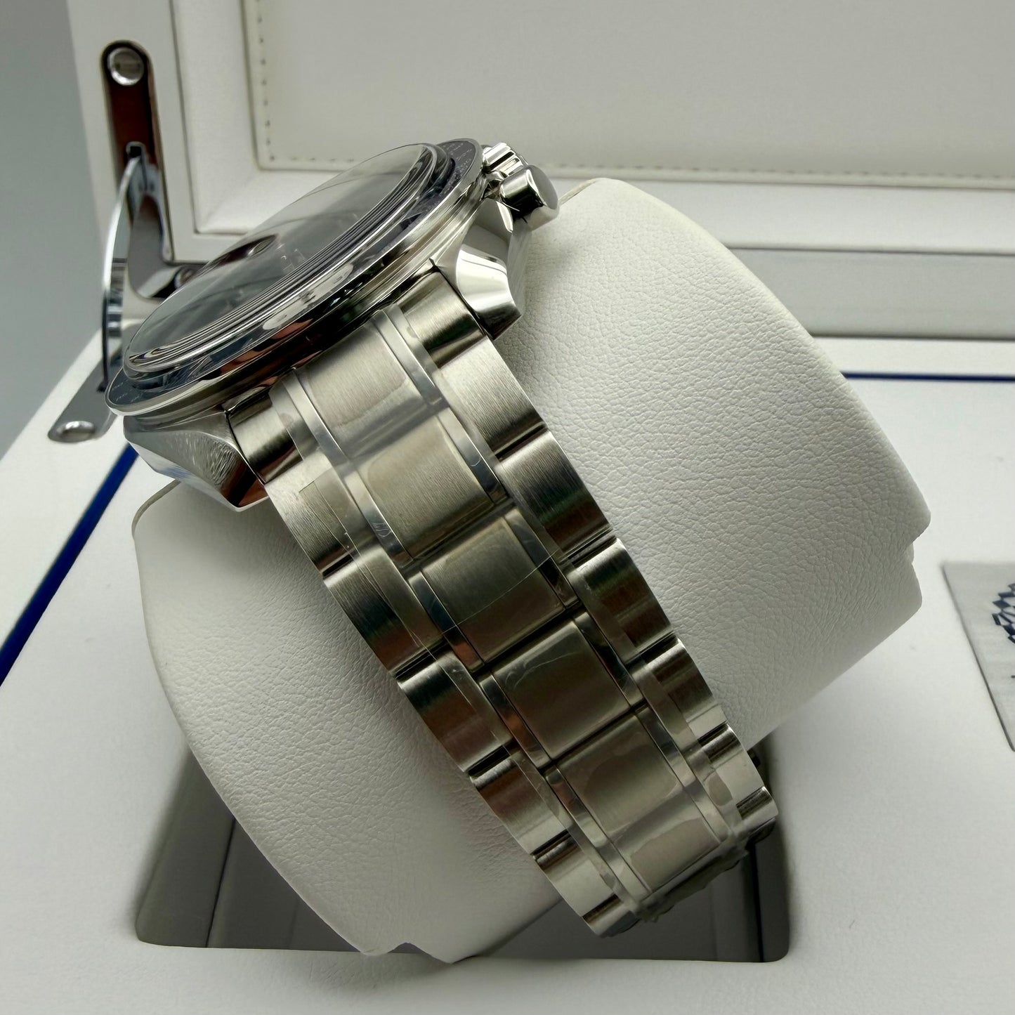 Omega Speedmaster Tokyo 2020 Limited Edition - 522.30.42.30.03.001