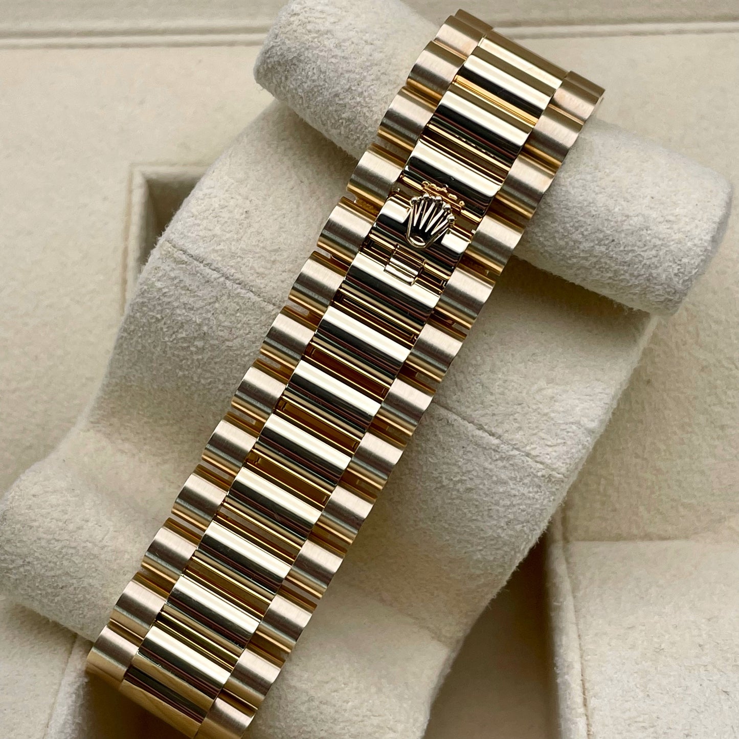 ROLEX DAY-DATE 40 - 228238