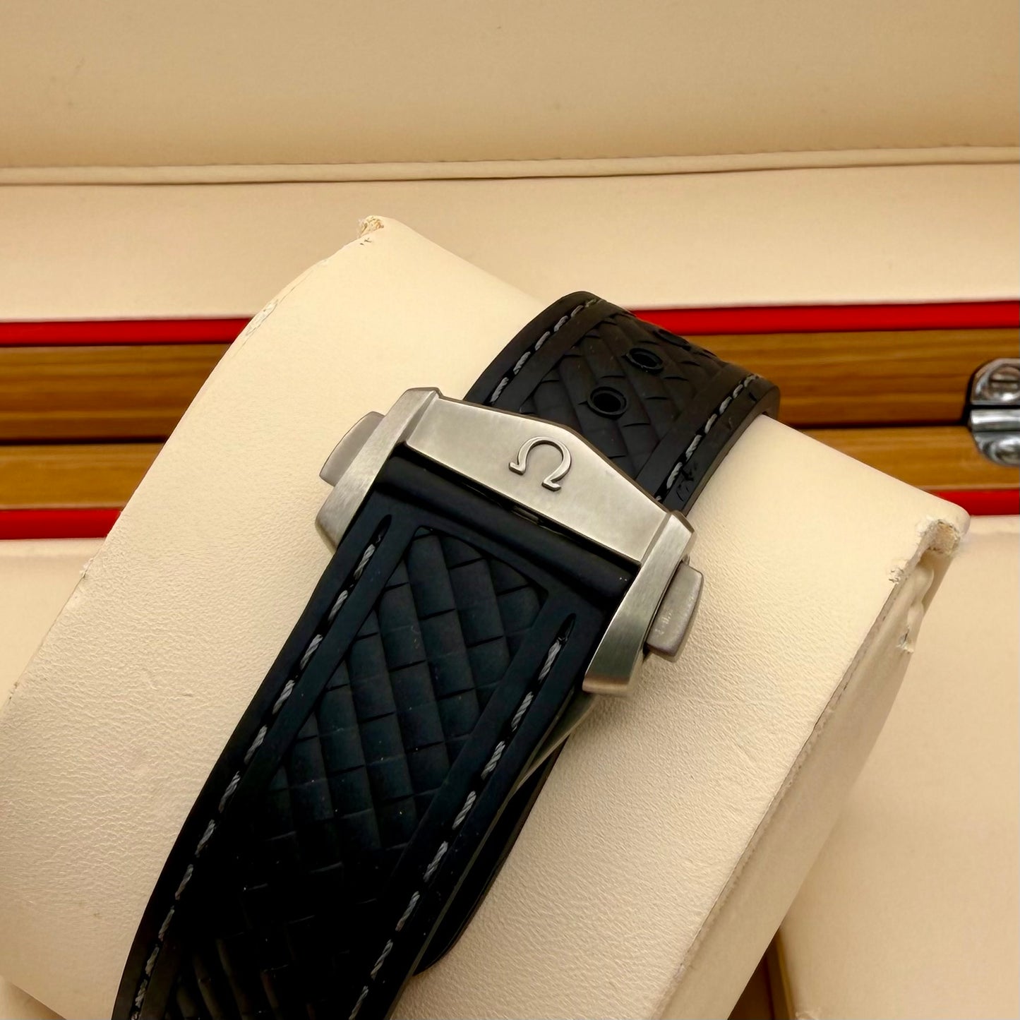 Omega Seamaster Aqua Terra GMT Worldtimer - 220.92.43.22.99.001