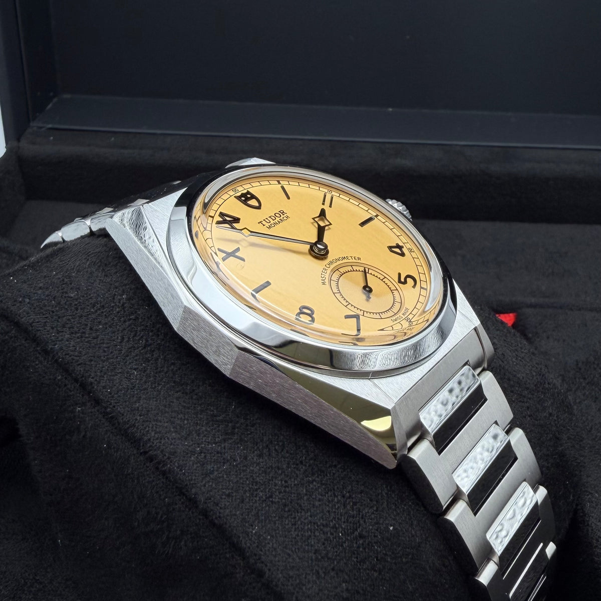 Tudor Monarch - M2639W1A0U
