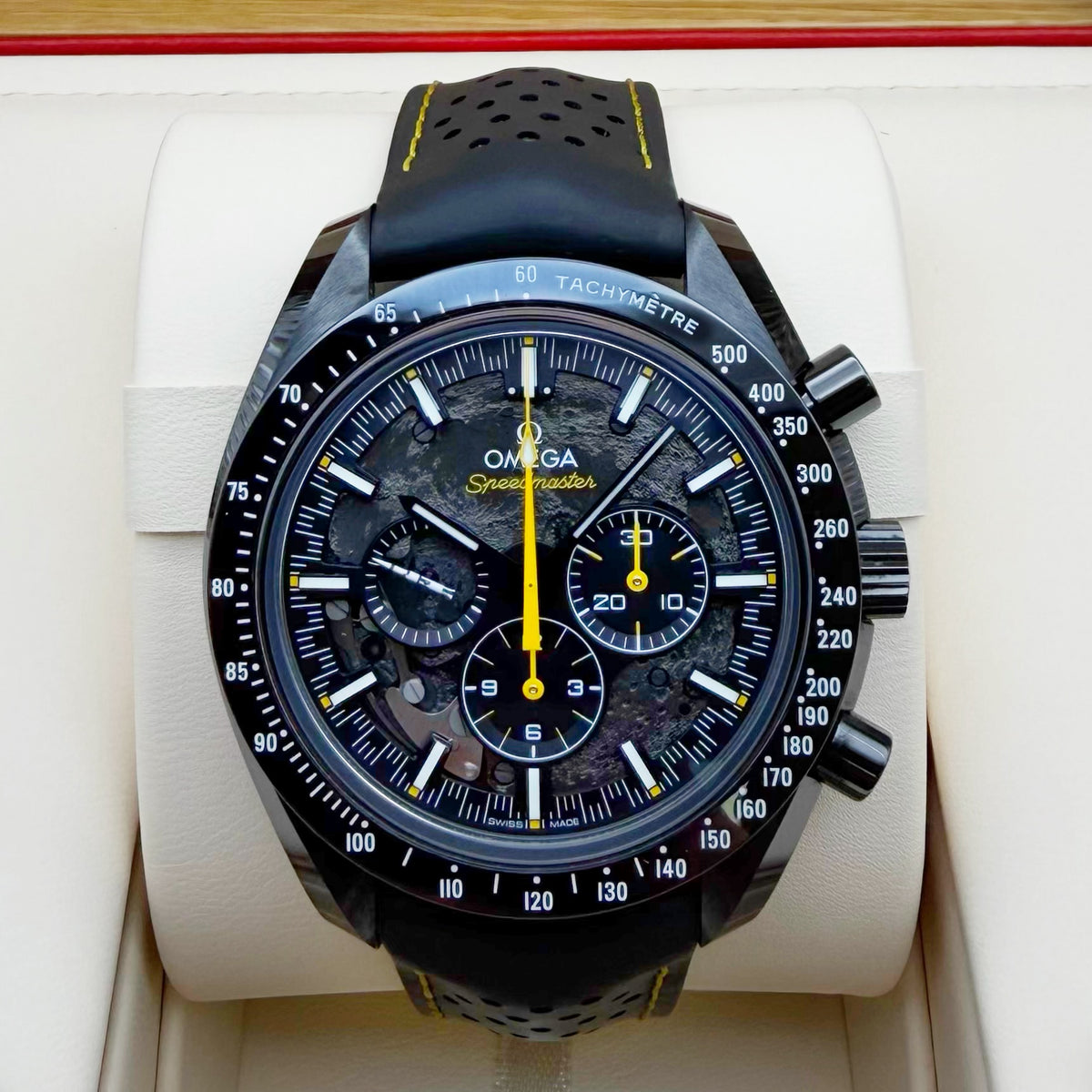 Omega Speedmaster Dark Side of the Moon Apollo 8 - 310.92.44.50.01.001