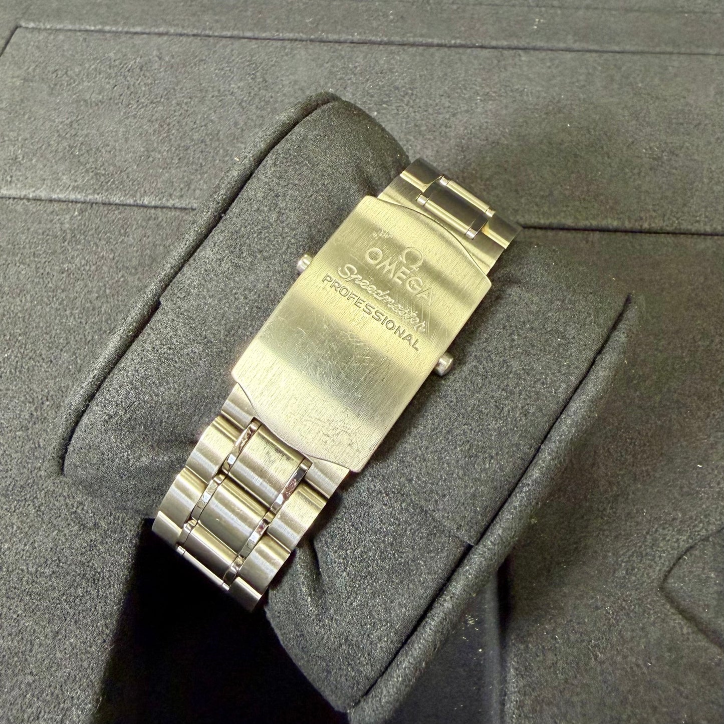 Omega Speedmaster Professional Moonwatch - 311.30.42.30.01.005