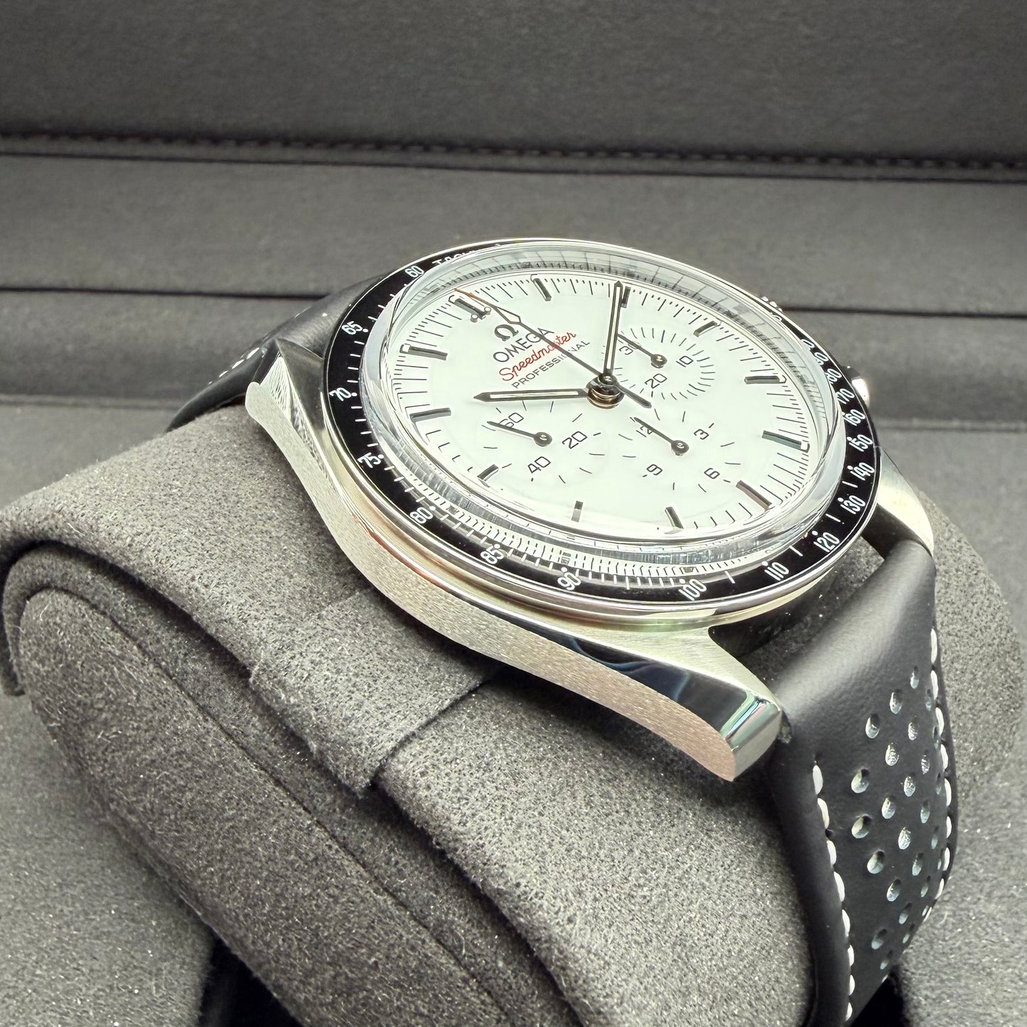 Omega Speedmaster Professional Moonwatch White - 310.32.42.50.04.001