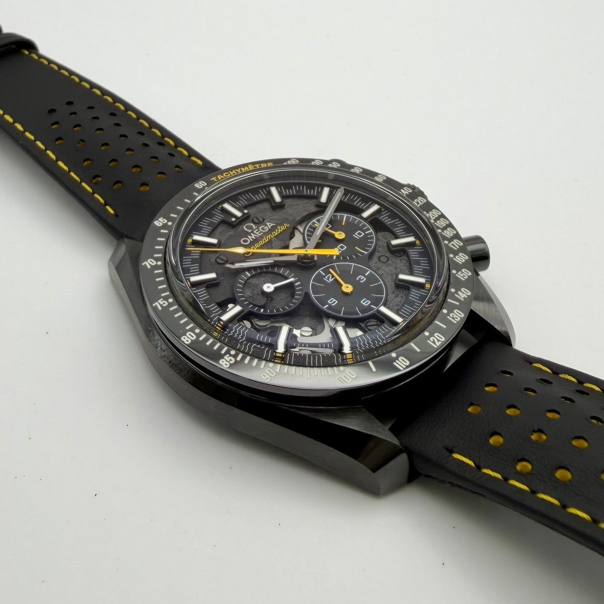 Omega Speedmaster Dark Side of the Moon Apollo 8 - 311.92.44.30.01.001