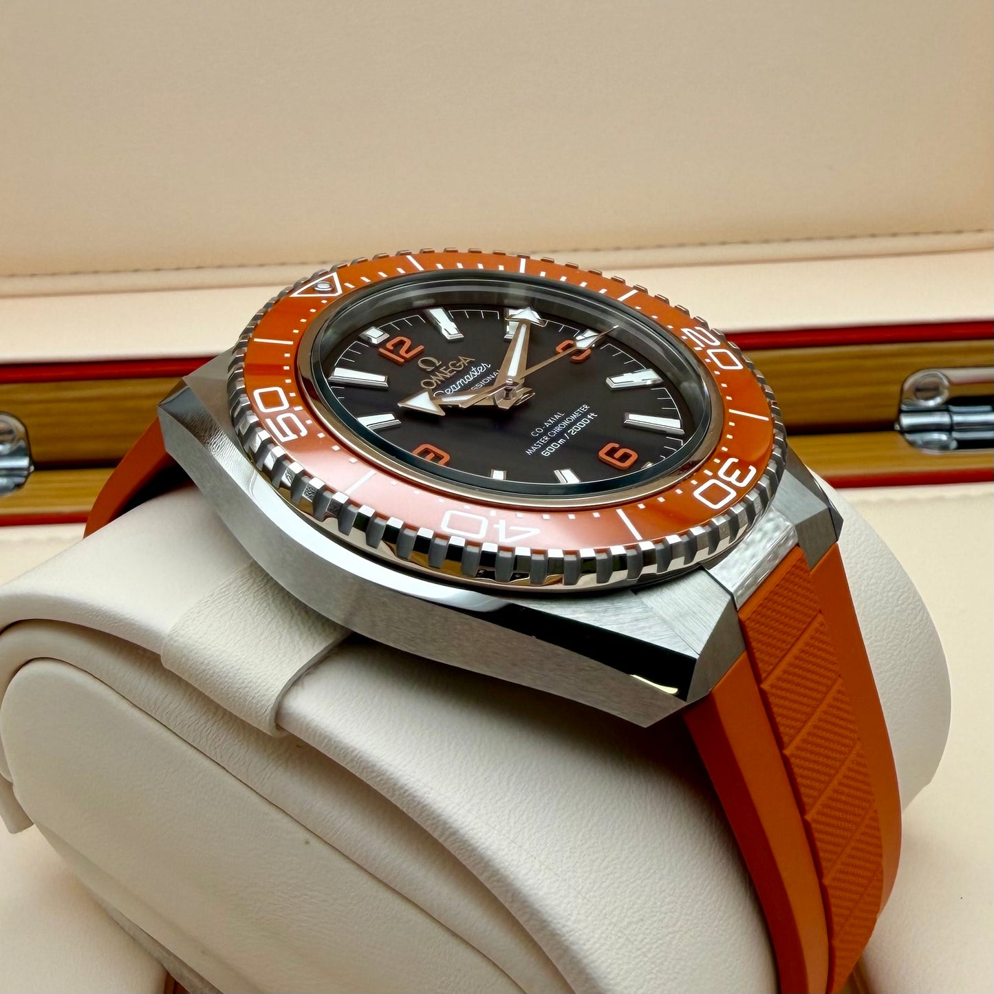 Omega Seamaster Planet Ocean - 217.32.42.21.01.004