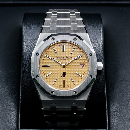 Audemars Piguet Royal Oak Jumbo 39 - 15202BC.OO.1240BC.01